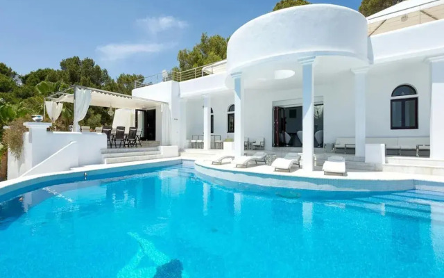 Holiday Home With Pool