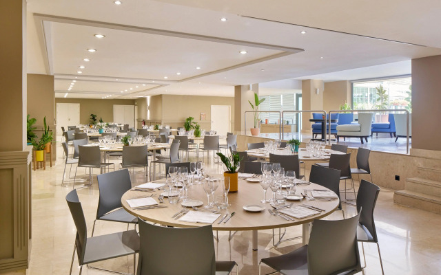 Отель INNSiDE by Melia Barcelona Apolo