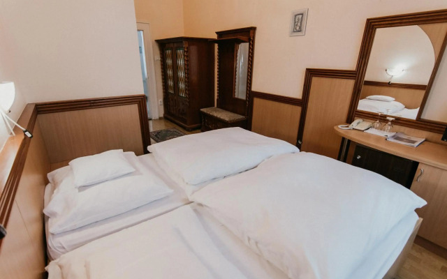 Tisza Hotel