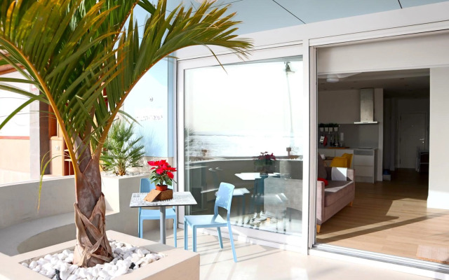 Durmiendo sobre el mar, Vivienda La Baja