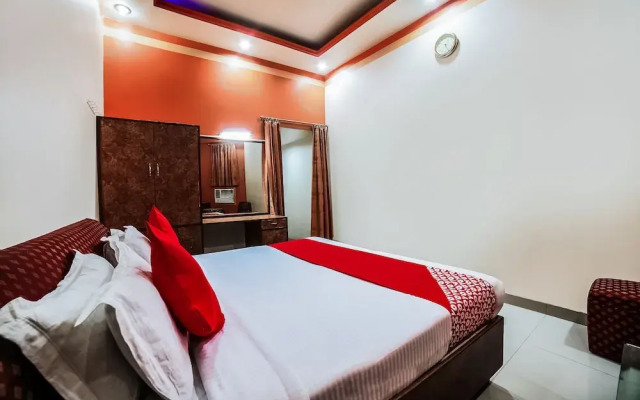OYO 45229 Rajdhani Tourist Motel
