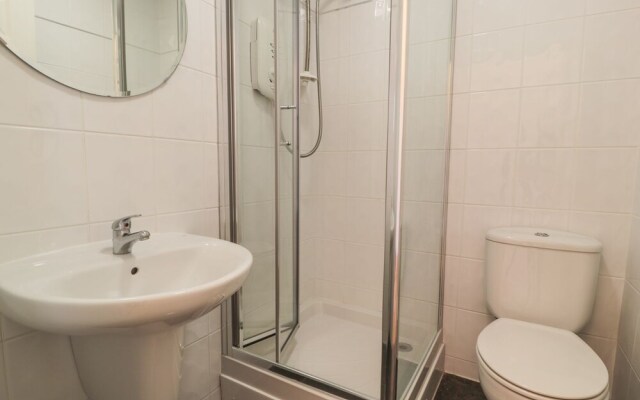 Apartment 1, 10 Marian y Mor