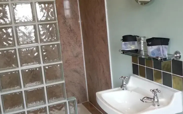 Dunston Pillar Farm B&B