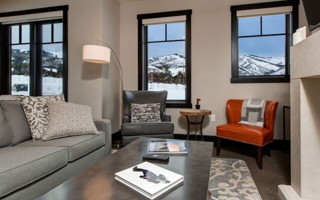 3815 Blackstone Drive Townhome by RedAwning