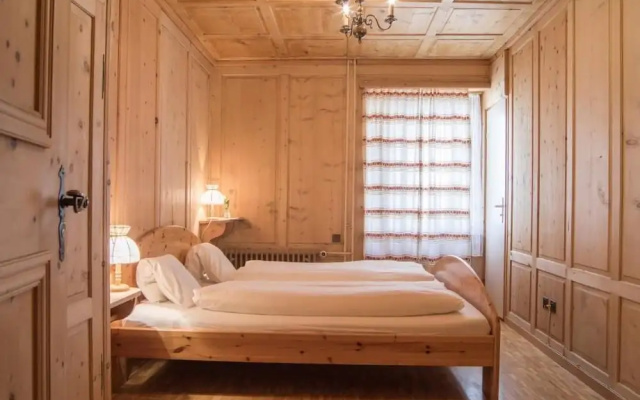 Hotel Alpina – Guest Rooms – Zernez