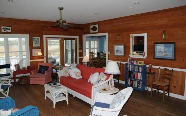 Flounder Inn - 4 Br Home