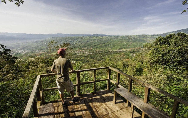 Wagelia Espino Blanco Lodge