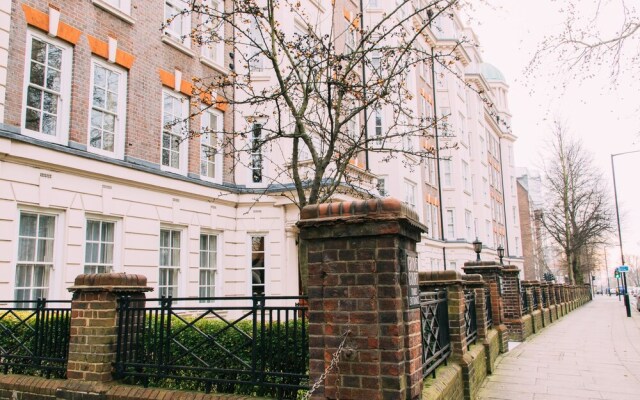 Modern Grove Court Apartment - ISMY