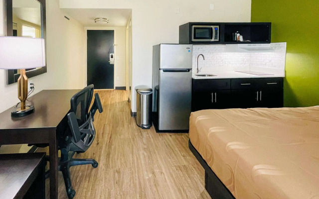 Quality Inn & Suites Lake Charles South