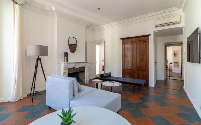 La Guitare 33 - Nice And Spacious 1br Apartment in Center of Cannes, Right Behind Grand Hotel
