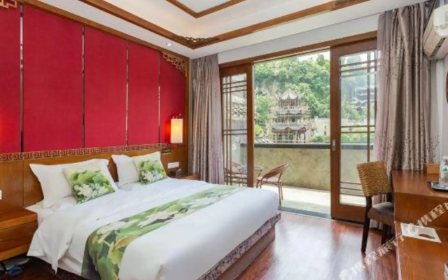 Wushi Ju | Zhenyuan Ancient Town Riverside Homestay