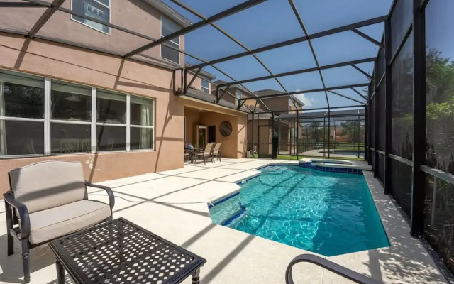 Themed Bedrooms and Large Pool