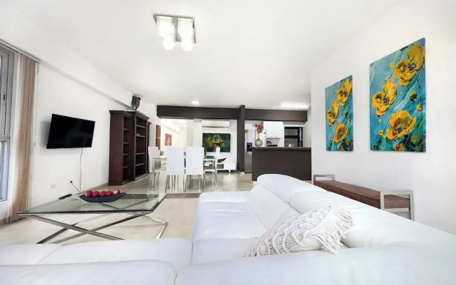 YC 1701l Apartamento 2 BDR Av Balboa