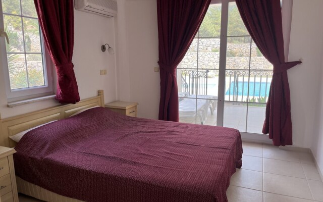 Stunning Spacious Poolside 2-bed Apt in Ovaçik
