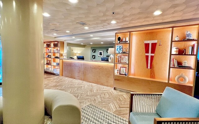 Quality Inn & Suites Atlantic Beach Hotel