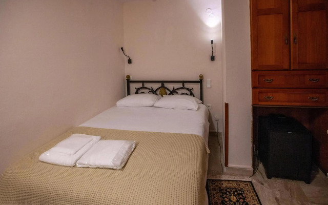 Byron Hotel