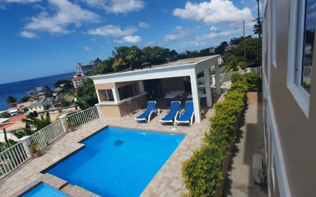 Lovely 2-bedroom apartment with shared jacuzzi & pool