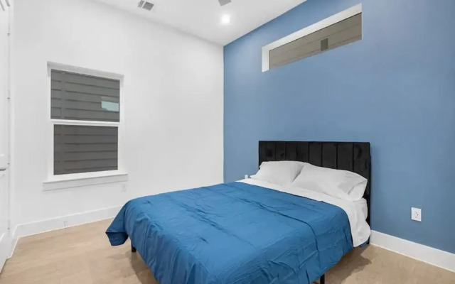 Luxurious 3 Bed3 Bath Near Downtown Houston