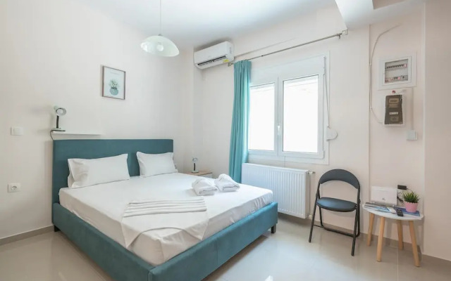 Cozy Acropolis Studio by Cloudkeys