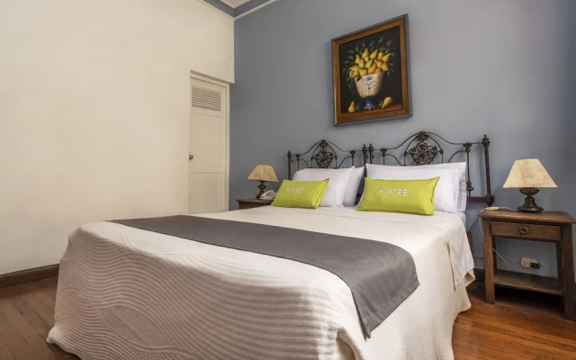 Hostal El Patio B&B