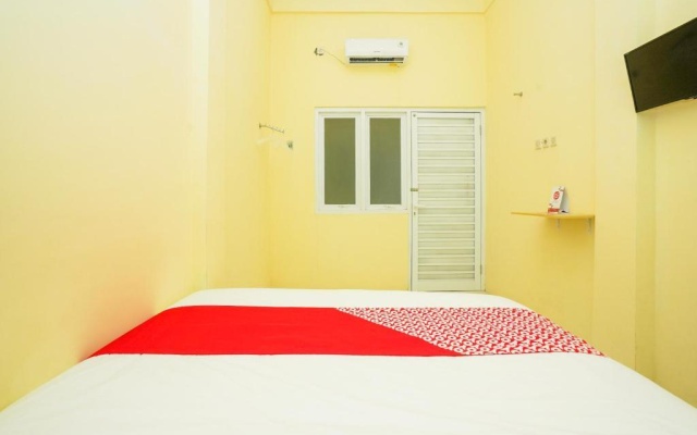 OYO 1367 Banuwa Residence Syariah – Guest Rooms – Surabaya