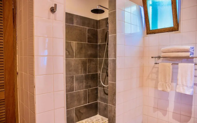 Quill Gardens Boutique Hotel