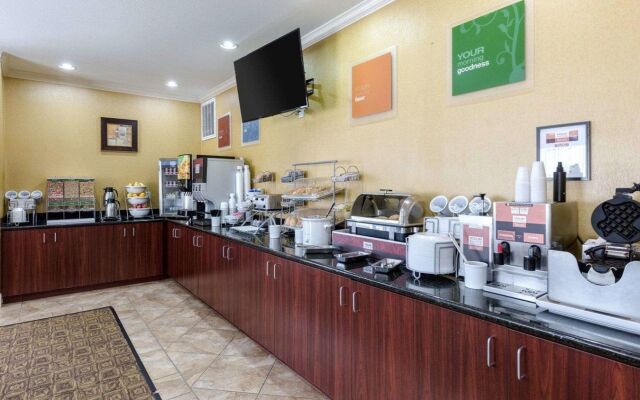 Spark by Hilton Pearland