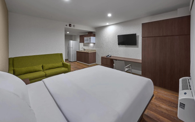 Extended Suites Celaya Galerías