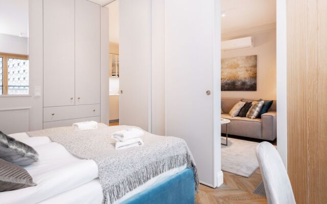 Mennica Residence Apartments by Renters