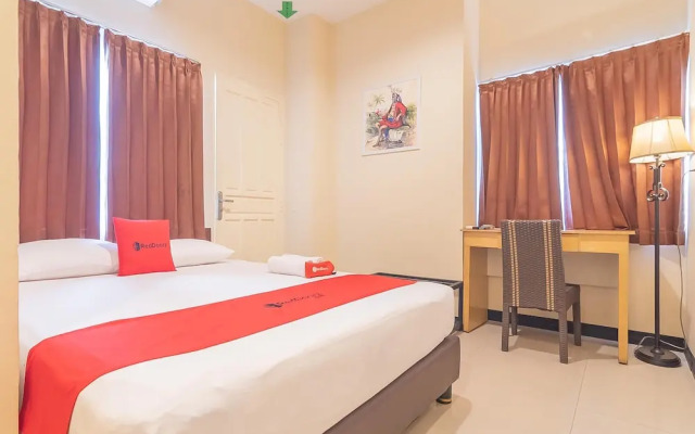 D'soedoet by RedDoorz