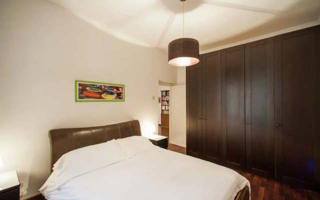 Spacious Apartment in Rome near Sea