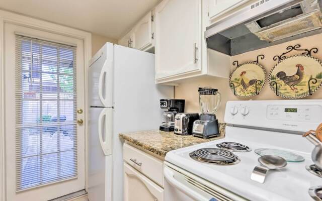 Gilbert Townhome w/ Easy Access to Phoenix!