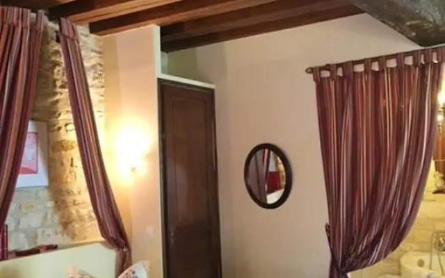 Maison de 3 chambres avec jacuzzi et wifi a Chablis