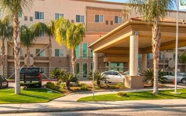 Wyndham Garden Bakersfield