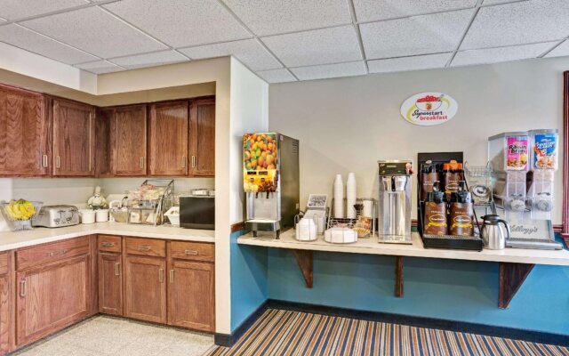 Super 8 by Wyndham Newark DE