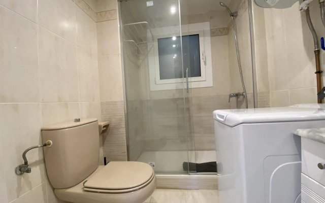 R126 Beachfront Apartment Sant Salvador