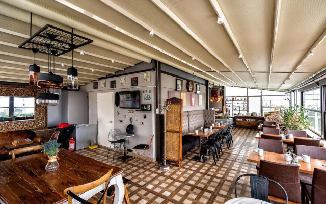 BGuest Hotel & Residence