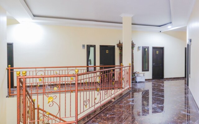 Kr Bulan by OYO Rooms