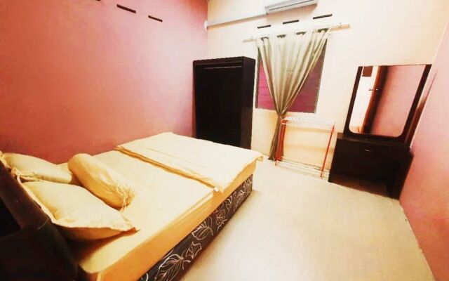 OYO 90291 Homestay De'majidee