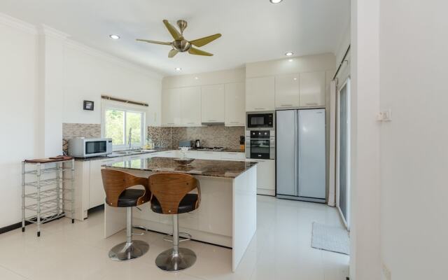 3 Bedroom Pool Villa With Amazing Views TH2