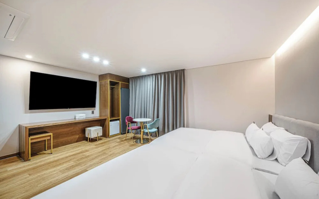 Brown Dot Hotel Ajung