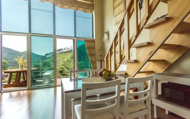 Sunny Junny Pension
