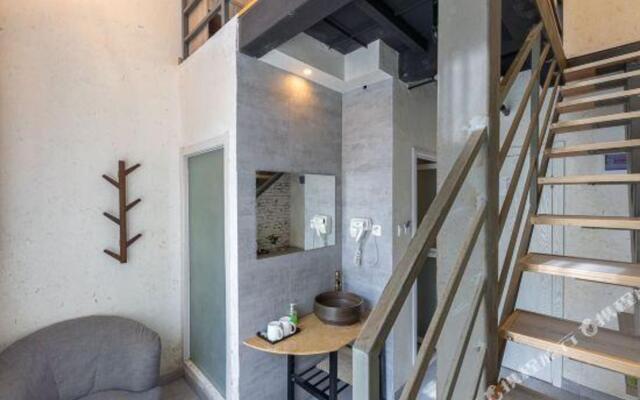 Hangzhou Luming Linshe Hotel (Qingchun Square Subway Station)