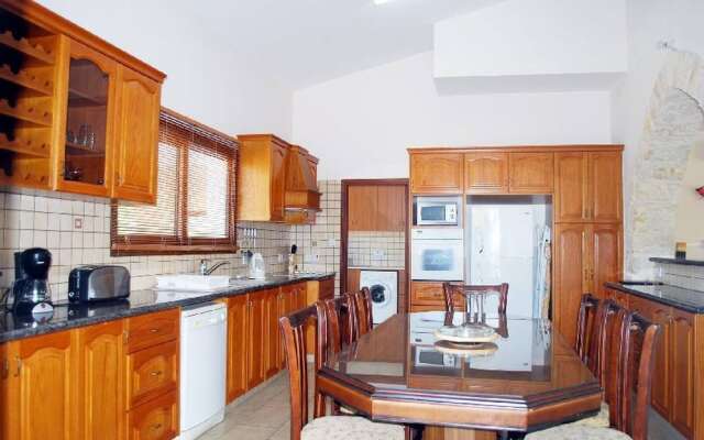 Impressive Large Villa Huge Heated Pool Garden