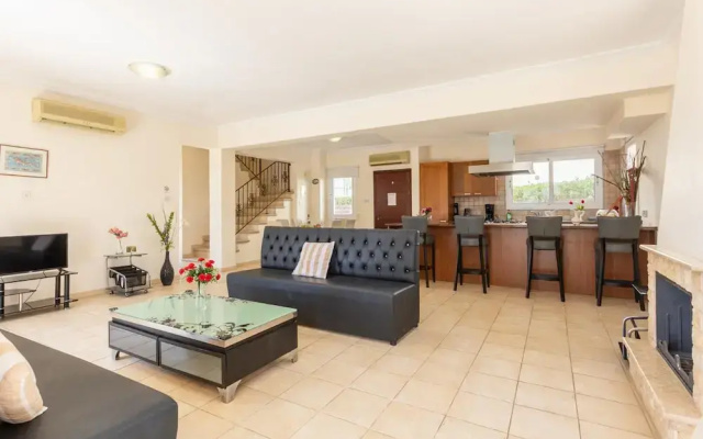 Villa Solis With 3 Bedrooms and 3 Bathrooms