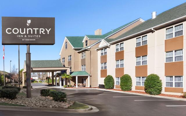 Country Inn & Suites by Radisson, Dalton, GA