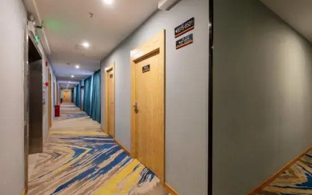 Super 8 Hotel (Xuzhou Suining Bayi Middle Road Xingmei Plaza)