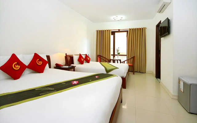 Golden River Hotel