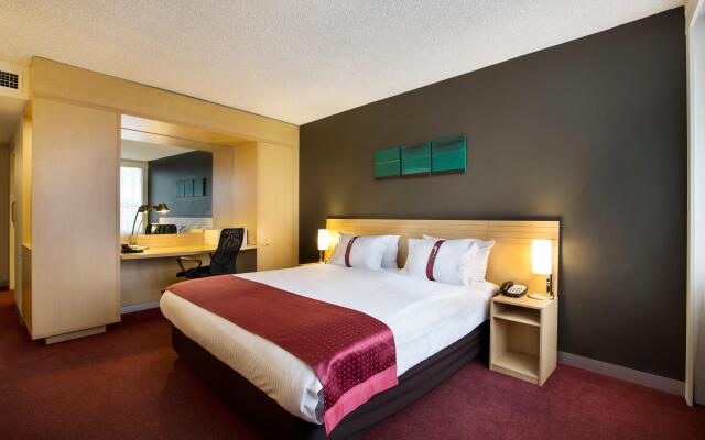 Holiday Inn Melbourne Airport by IHG
