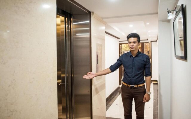 Le Foyer Hotel